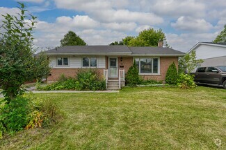 Building Photo - 86 Morenz Crescent