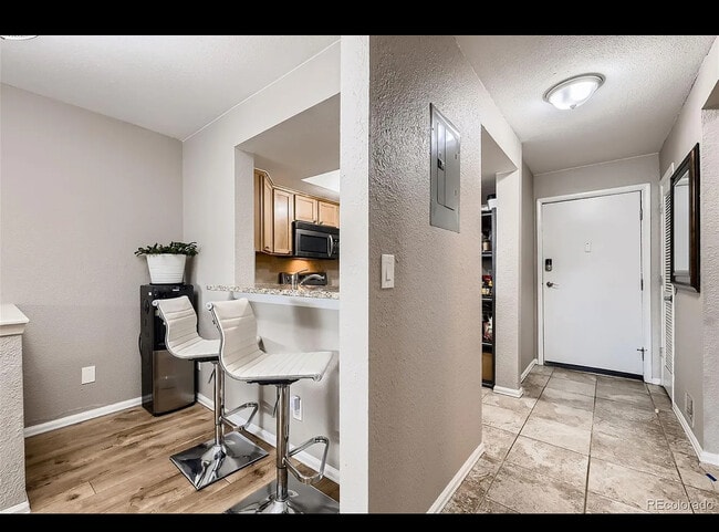 Photo - 19636 Victorian Dr Apartment