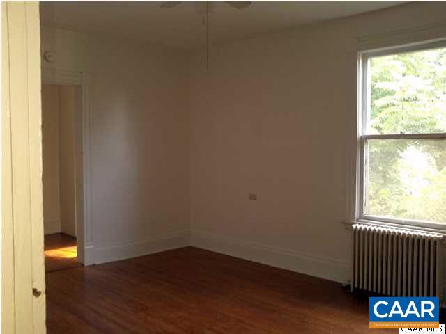 Building Photo - 405 Altamont St