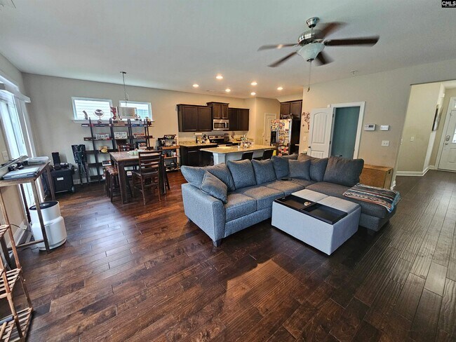 Foto del edificio - 124 Harvest Glen Ln