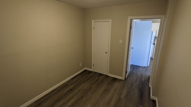 Building Photo - 552 Brandon Ave