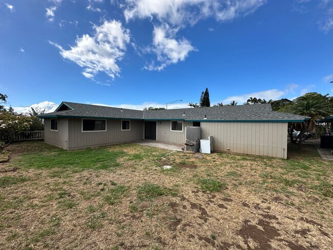 Building Photo - Single Level, 3-bedroom 2-bath Newly Renov...
