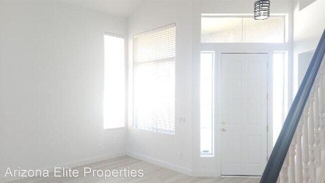 Foto del edificio - 3 br, 2.5 bath House - 860 N Cambridge Place