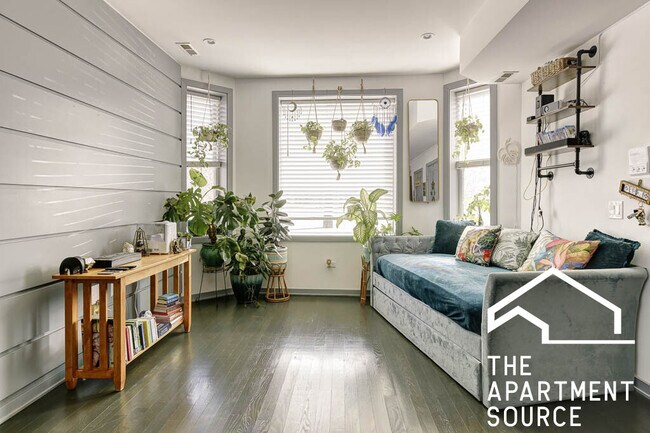 Foto del edificio - 2834 W Diversey Ave