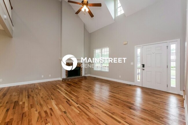 Foto del edificio - 3 Bedroom Pet-Friendly Home in Villa Rica, GA with Main Street Renewal