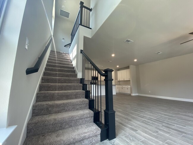 Building Photo - 801 Ponds Edge Ln