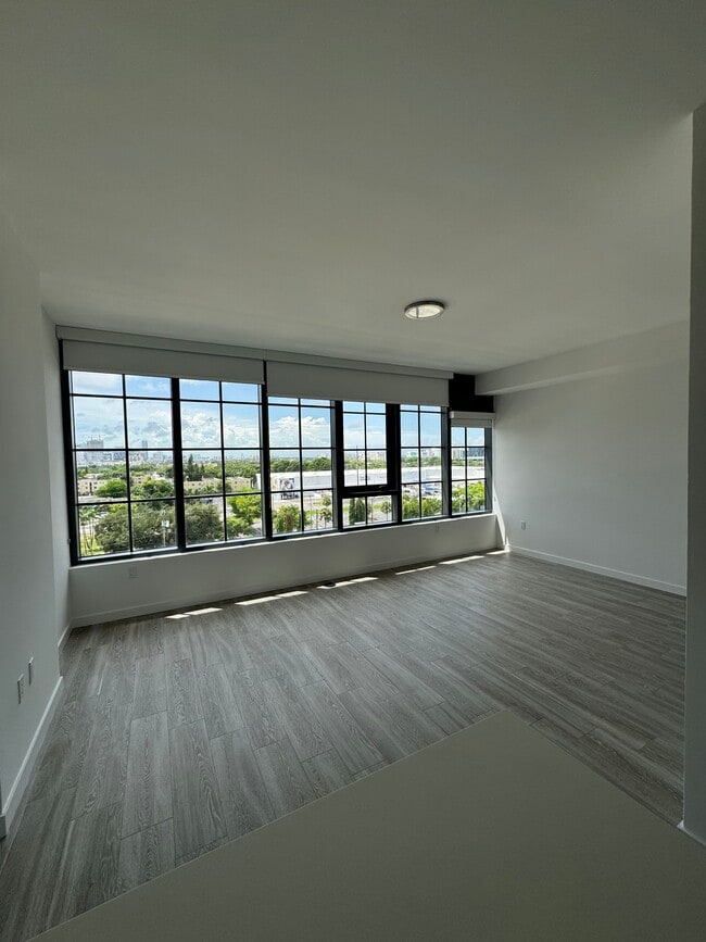Foto del edificio - 390 NW 27th St
