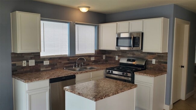 Building Photo - 6207 Spruce Bough Ct