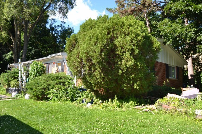 Primary Photo - 1107-1115 Elder Blvd
