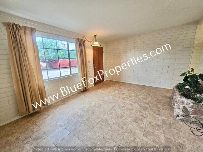 Foto del edificio - 3240 E Halcyon Pl