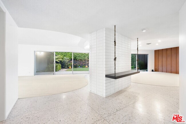 Foto del edificio - 6125 Bedford Ave