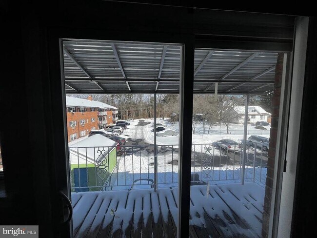 Building Photo - 91 Oak St