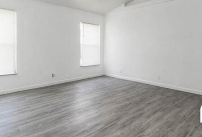 Building Photo - 13737 Yarmouth Dr