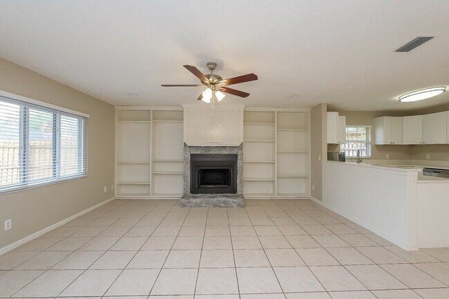 Building Photo - 15709 Squirrel Tree Pl
