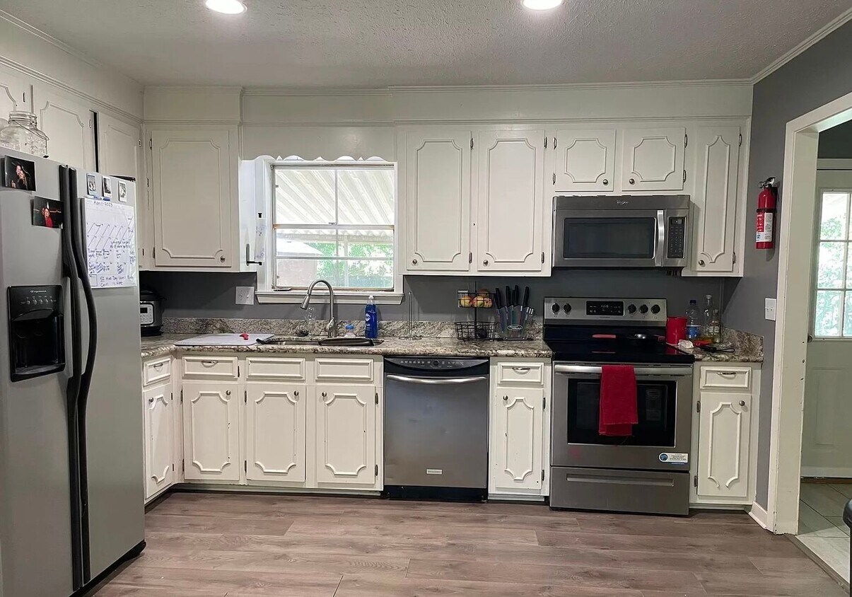 Foto del edificio - Beautiful 3 Bed/2 Bath for Rent in Pearl!
