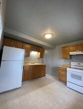 Building Photo - 415 W 4th St