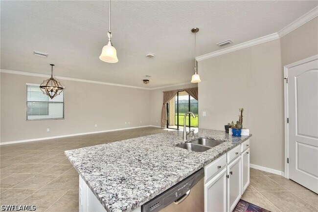 Foto del edificio - 9460 Foxglove Ln