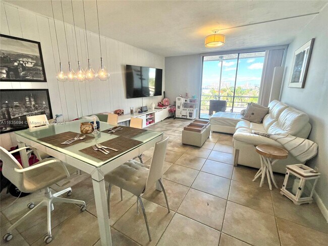 Foto del edificio - 2935 NE 163rd St