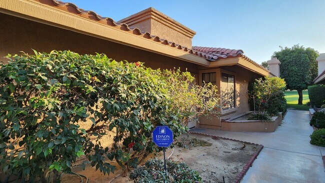 Foto del edificio - 41489 Woodhaven Dr W