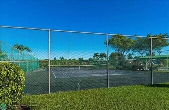 Building Photo - 6870 Royal Palm Blvd