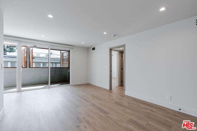 Building Photo - 12425 Texas Ave