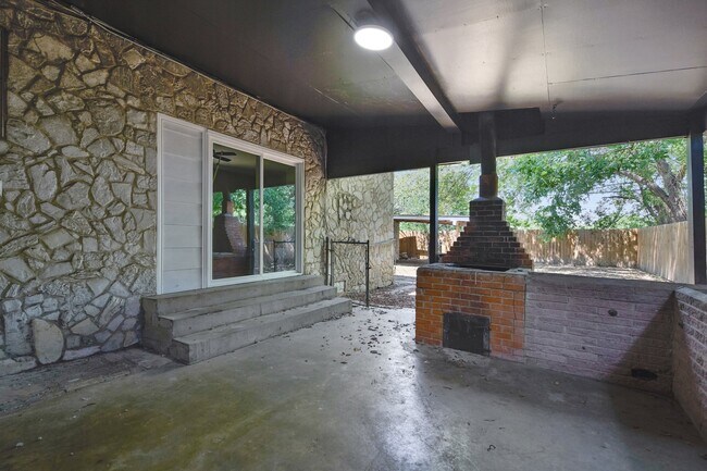 Foto del edificio - 2215 Hays St