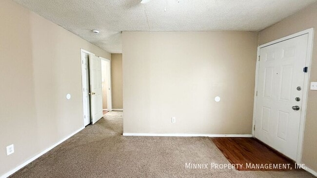 Building Photo - 310 E Lynn St