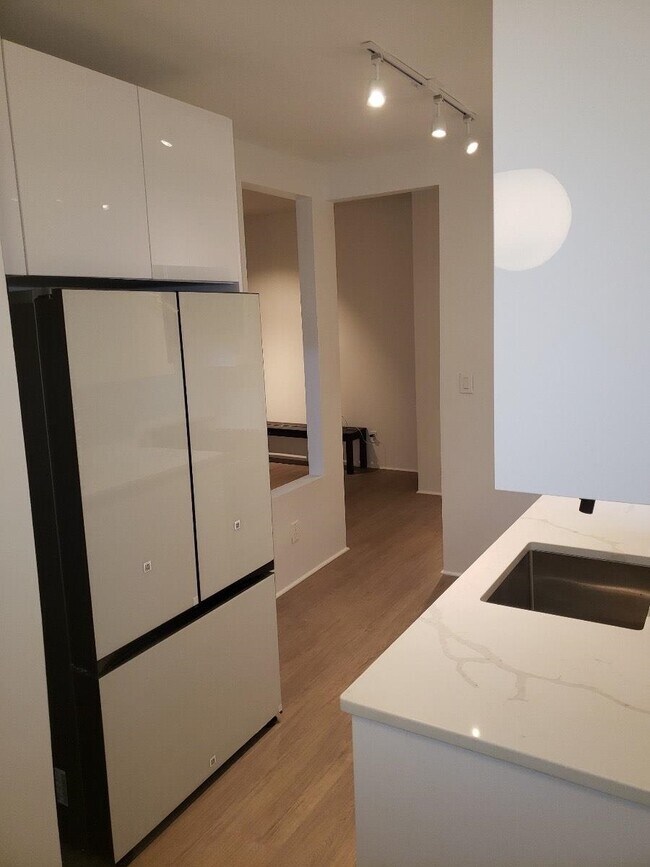 Foto del edificio - 135 Van Wagenen Ave