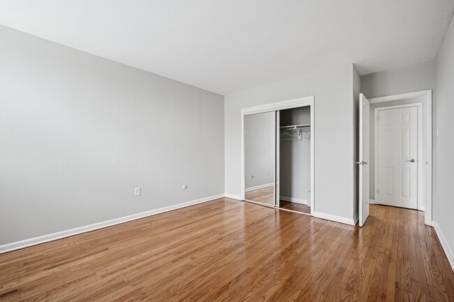 Building Photo - Willow Bend Apartments
