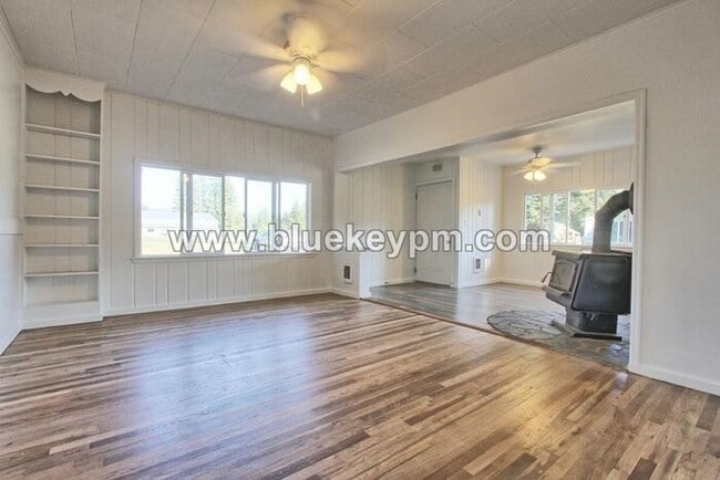 Building Photo - 3 Bed, 1.5 Baths Home in Yacolt