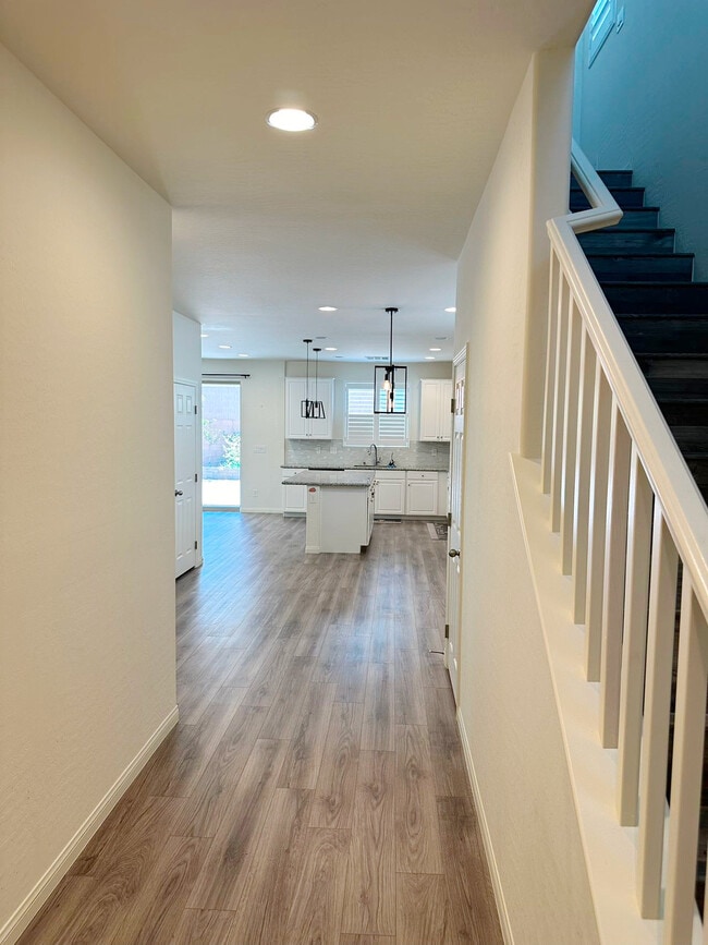 Foto del edificio - 9469 Brough Ave