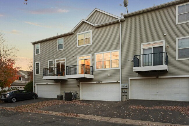 Foto del edificio - 15729 Porchlight Ln