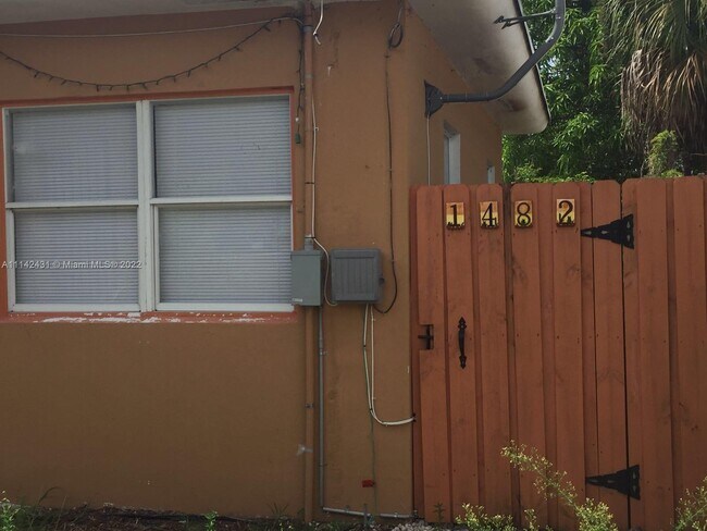 Foto del edificio - 1482 NW 51st St