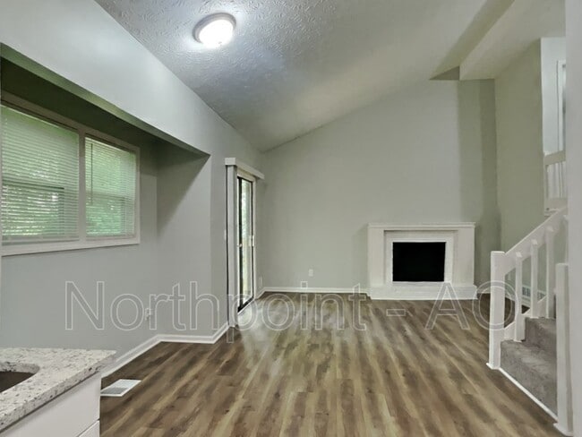 Building Photo - 7520 Carlisle Dr