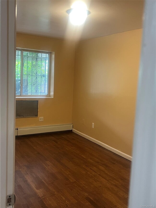 Building Photo - 3941 Laconia Ave