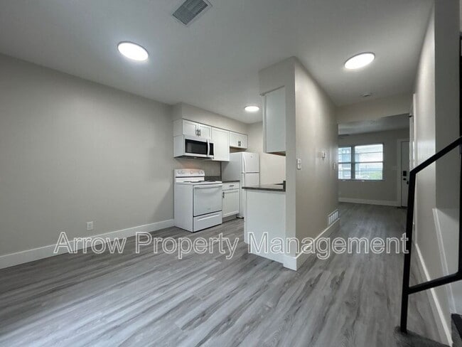 Foto del edificio - 1230 S Jackson St