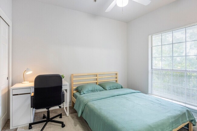 Foto del edificio - 1005 W 23rd St