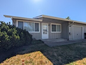 Building Photo - 613 N 57th St