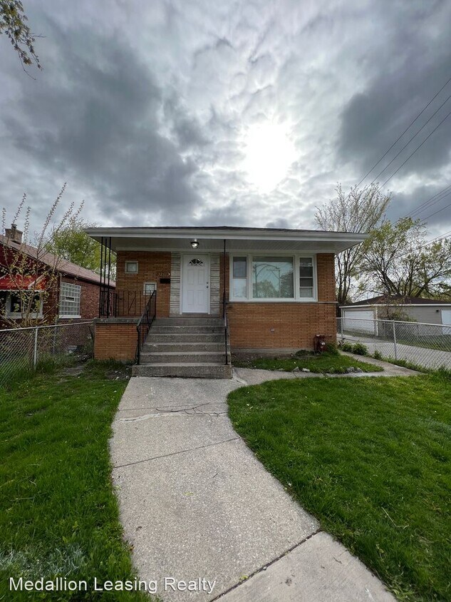 Primary Photo - 4 br, 2 bath House - 12917 S Green St