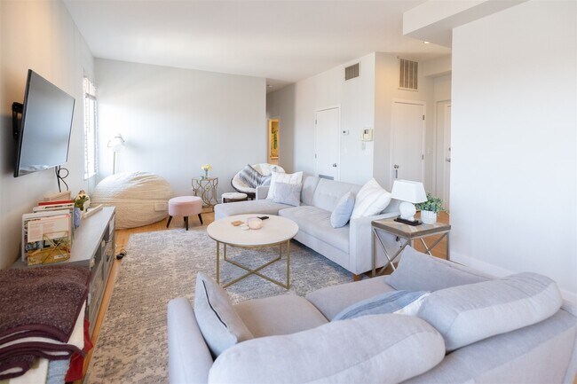 Foto del edificio - 1661-1663 Washington St. Unit 605