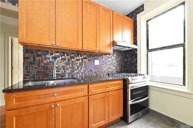 Foto del edificio - 88-40 144th St