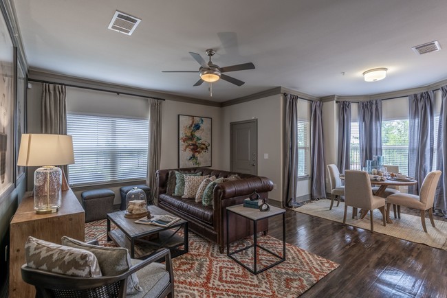 Nine-Foot Ceilings with Crown Molding - Cortland Windsong Ranch