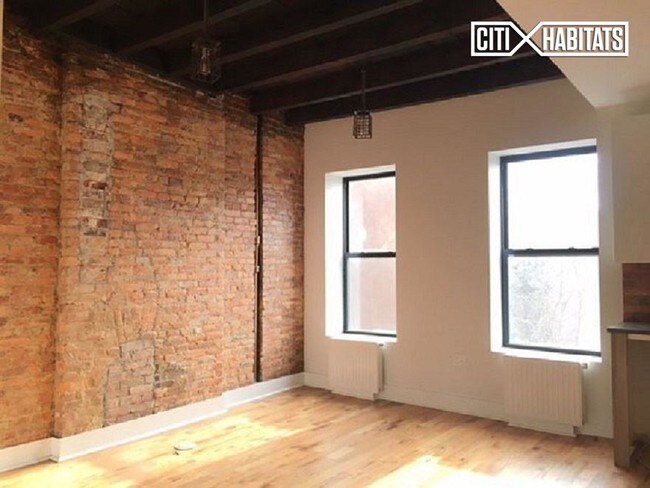 Building Photo - 714 Quincy St