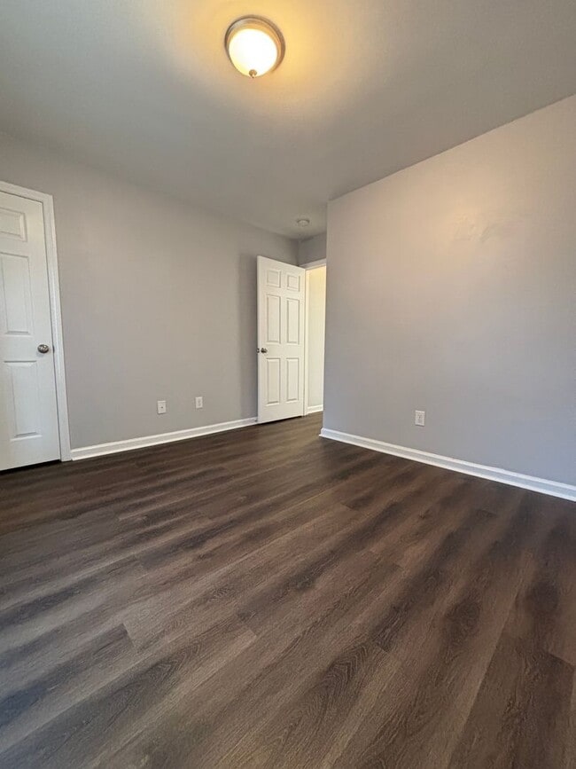 Foto del edificio - 265 Harmon Ln