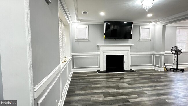 Building Photo - 3732 Echodale Avenue