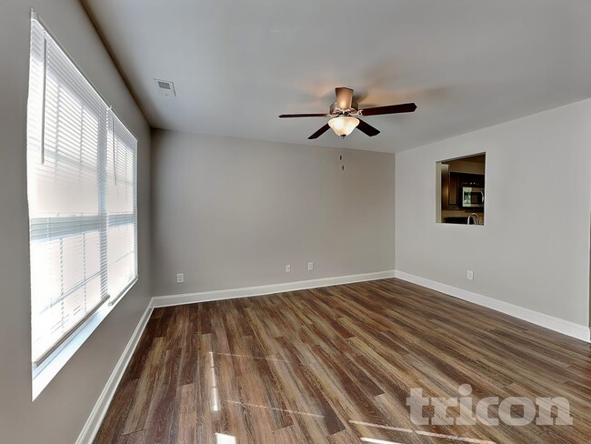 Foto del edificio - 239 Morning Dew Dr