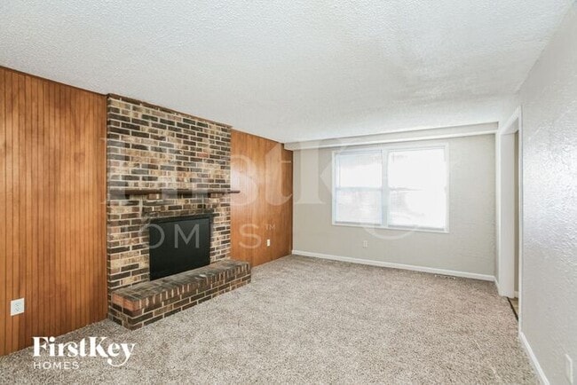 Building Photo - 2722 Pawnee Dr