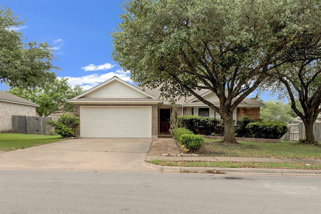 Foto principal - 1807 Timber Ridge Dr
