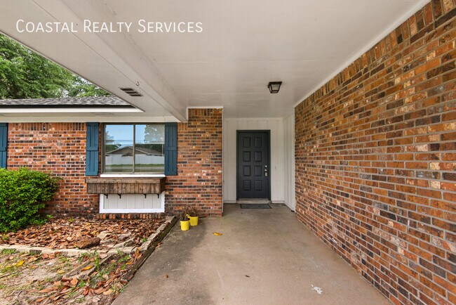 Building Photo - 117 12th Ave