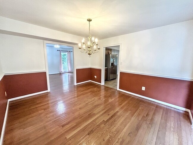 Building Photo - 9813 Fendale Ln